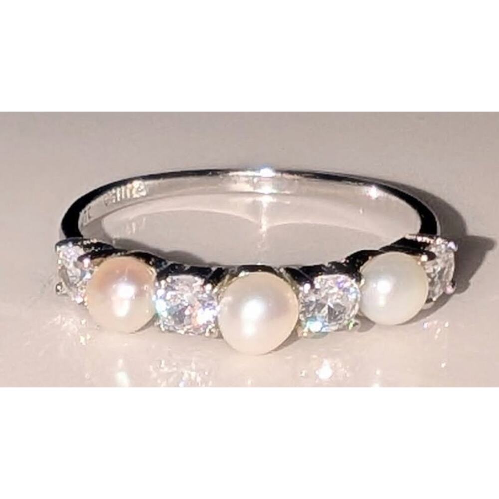 Womens 925 Sterling Silver Pearl Ring Band Size 7 Rhinestone Dainty Stamped UTC